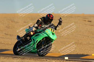 media/Dec-16-2023-CVMA (Sat) [[bb38a358a2]]/Race 13 Amateur Supersport Middleweight/